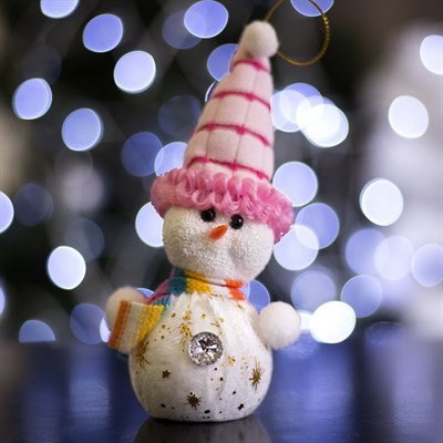 Игрушка световая "Снеговик в розовой шапочке" (батарейки в комплекте) 6х17 см, 1 LED RGB - фото 2028956