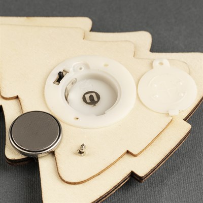 Подвеска световая "Елочка и Дед мороз", 10х9х1 см, 4 LED, бат.(в комп), Т/БЕЛЫЙ - фото 2029469