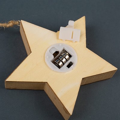 Подвеска световая  звезда "Олени в лесу", 12х12х2 см, 4 LED, бат.(в комп), Т/БЕЛЫЙ - фото 2030155