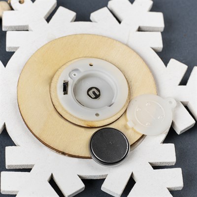 Подвеска световая "Снежинка с оленями", 15х14х2 см, 3 LED, бат(в комп) Т/БЕЛЫЙ - фото 2030211