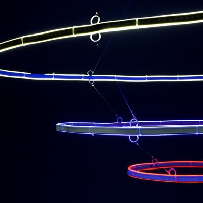 Фигура неоновая "Флаг РФ" 35х65х95 см, 576 LED, 220V, БЕЛЫЙ-СИНИЙ-КРАСНЫЙ - фото 2032448