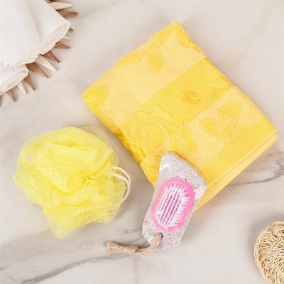 Набор банный, 4 предмета: полотенце, расчёска, пемза, мочалка, цвет МИКС - фото 2061200