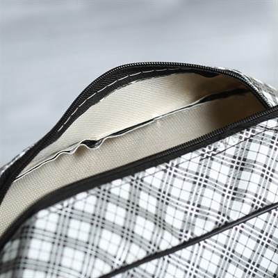 Косметичка ПВХ, отдел на молнии, 2 ручки, цвет молочный - фото 2061348