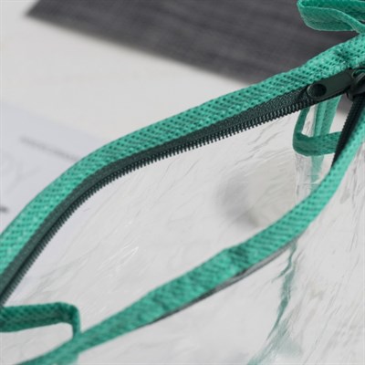 Косметичка ПВХ, отдел на молнии, цвет зелёный - фото 2061569