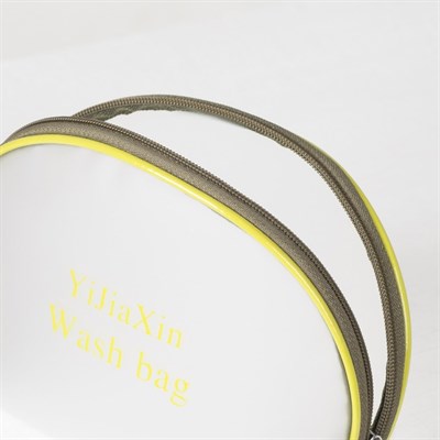 Косметичка ПВХ, отдел на молнии, с ручкой, матовая, цвет зелёный - фото 2062192