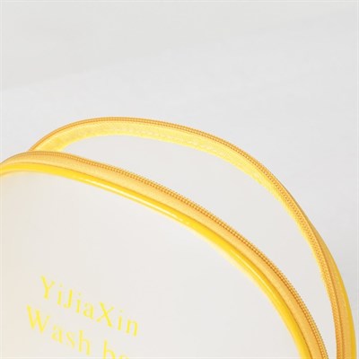 Косметичка ПВХ, отдел на молнии, с ручкой, матовая, цвет жёлтый - фото 2062196