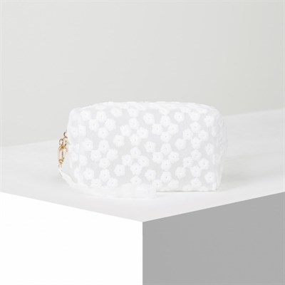 Косметичка ПВХ, отдел на молнии, с ручкой, цвет матовый белый - фото 2062369