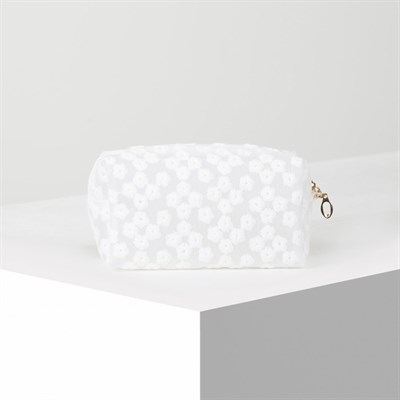 Косметичка ПВХ, отдел на молнии, с ручкой, цвет матовый белый - фото 2062370