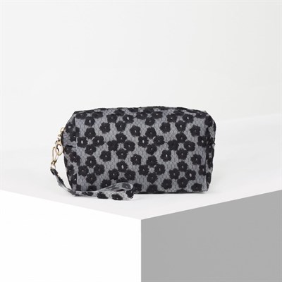 Косметичка ПВХ, отдел на молнии, с ручкой, цвет матовый чёрный - фото 2062381