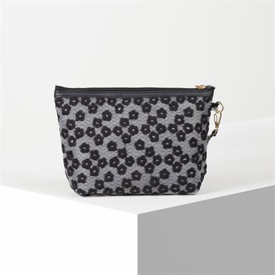 Косметичка ПВХ, отдел на молнии, с ручкой, цвет матовый чёрный - фото 2062466