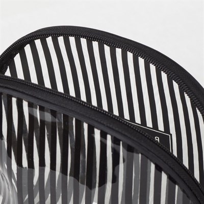 Косметичка ПВХ, глянец, отдел на молнии, цвет чёрный - фото 2062495