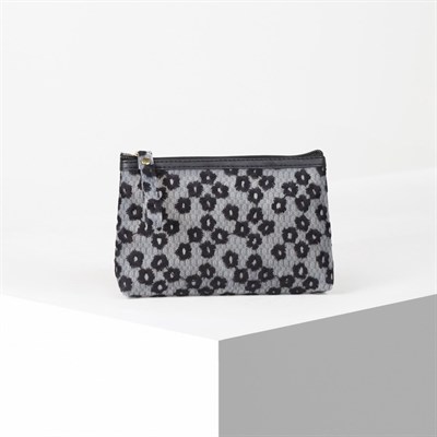 Косметичка ПВХ, отдел на молнии, цвет матовый чёрный - фото 2062501