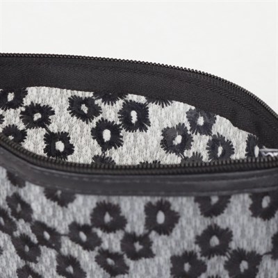 Косметичка ПВХ, отдел на молнии, цвет матовый чёрный - фото 2062503