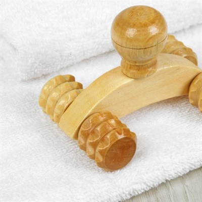 Массажёр, 4 колеса, деревянный - фото 2063664