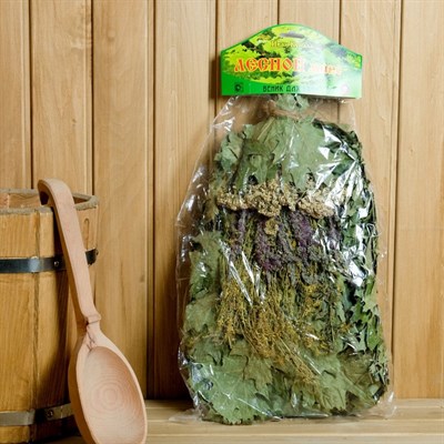 Веник для бани "Лесной микс" из красного дуба с травами, в индивидуальной упаковке - фото 2074666